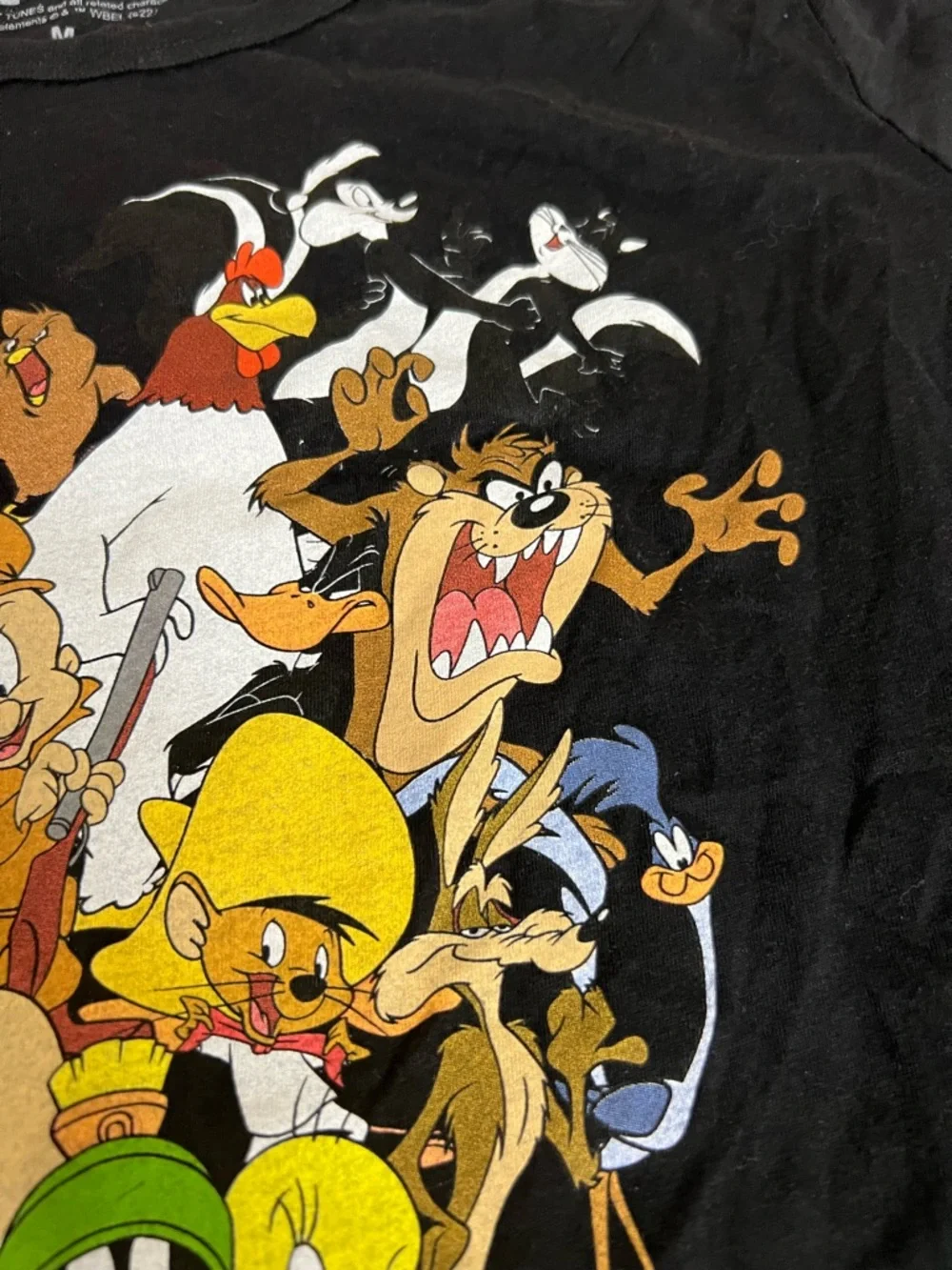 ☀️Black Looney Tunes Character Collage Tee size medium - Picture 6 of 11